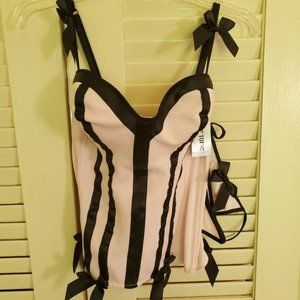 HOT TOPIC bustier and thong NEW Size 36C